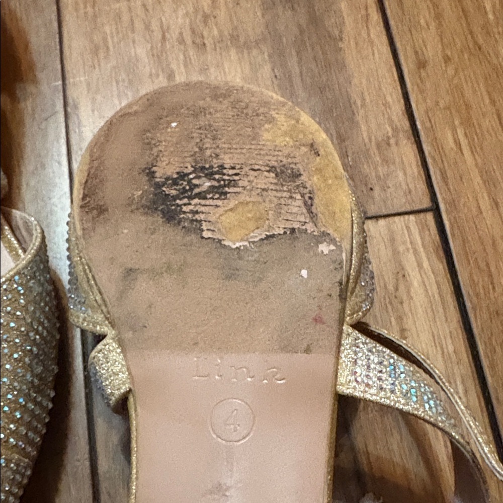 Lot Of 4 Big Girl Grade School Sizes 4-5 Shoes - Picture 4 of 14